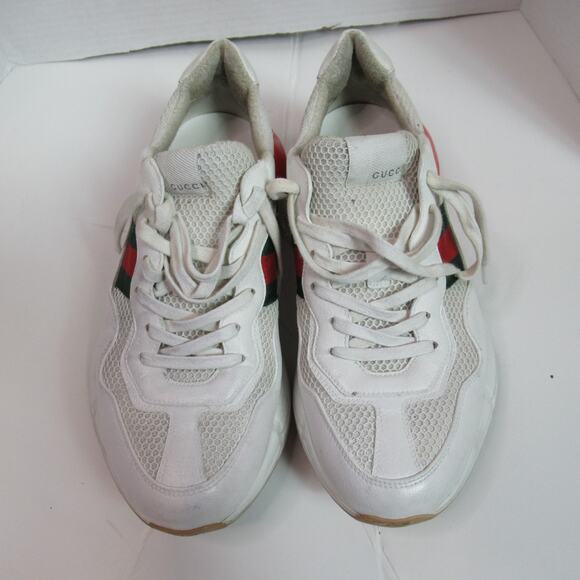 Athletic_Shoes